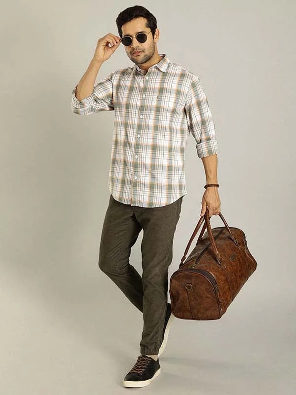 Indian Terrain Men's Comfort Fit Solid Green Trousers